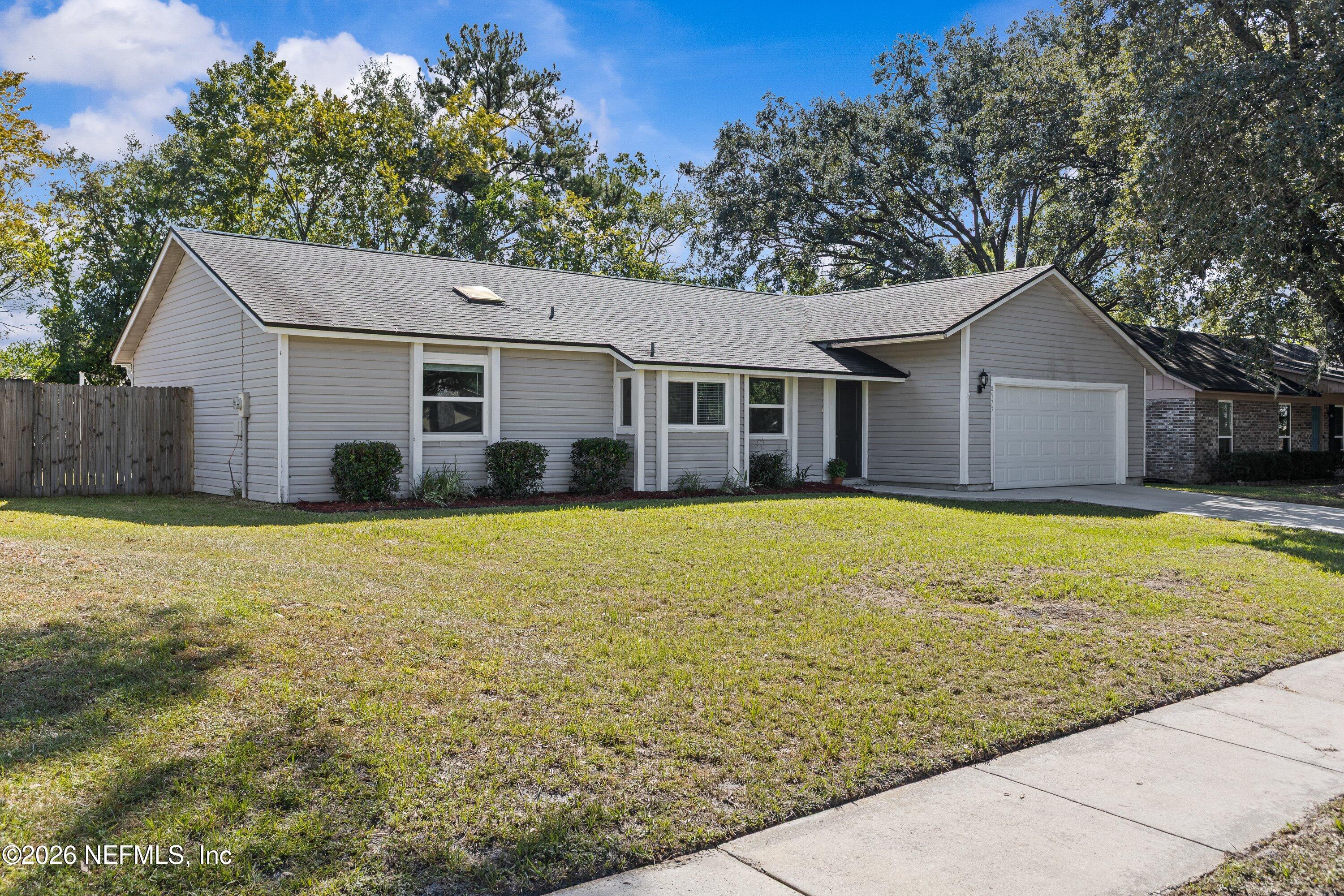 8573 Blackberry Ln, Jacksonville, FL 32244 photo