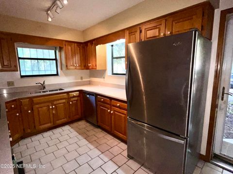 Single Family Residence in Florahome FL 510 W HILLSBOROUGH Avenue 12.jpg