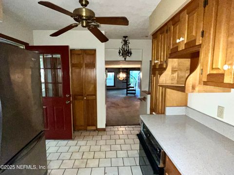 Single Family Residence in Florahome FL 510 W HILLSBOROUGH Avenue 18.jpg