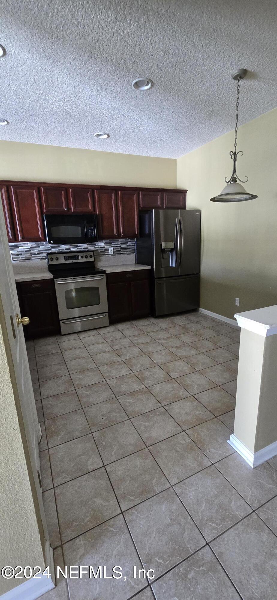 Townhouse in Jacksonville FL 1611 BISCAYNE BAY Drive 2.jpg