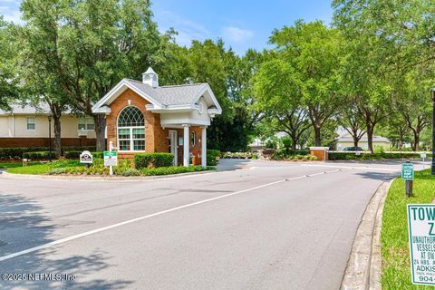 Single Family Residence in Jacksonville FL 7843 MOUNT RANIER Drive 111.jpg