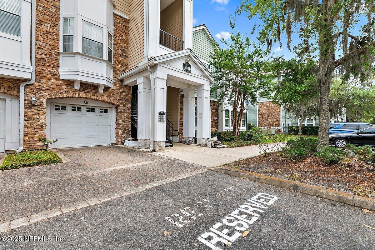 8550 Touchton Rd, Jacksonville, FL 32216