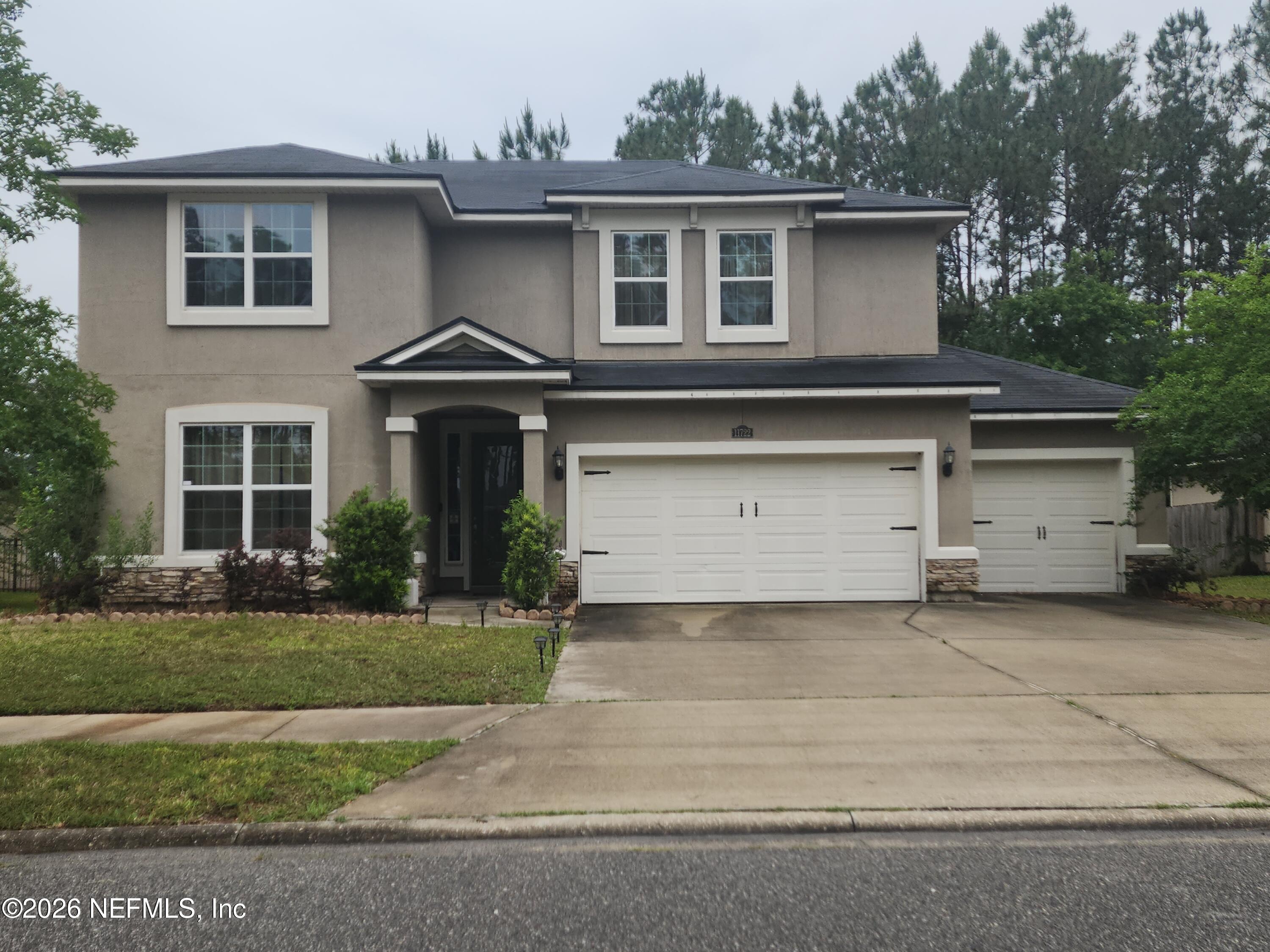 11722 Parker Lake Dr, Jacksonville, FL 32221