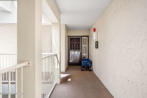 Condominium in Fernandina Beach FL 2123 BEACHWOOD Road 31.jpg