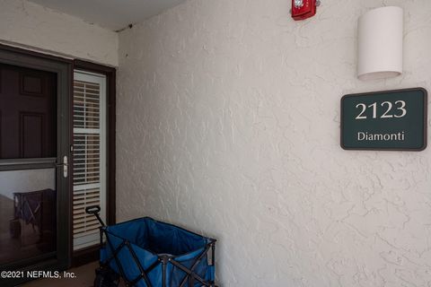 Condominium in Fernandina Beach FL 2123 BEACHWOOD Road 1.jpg