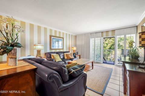 Condominium in Fernandina Beach FL 2123 BEACHWOOD Road 16.jpg