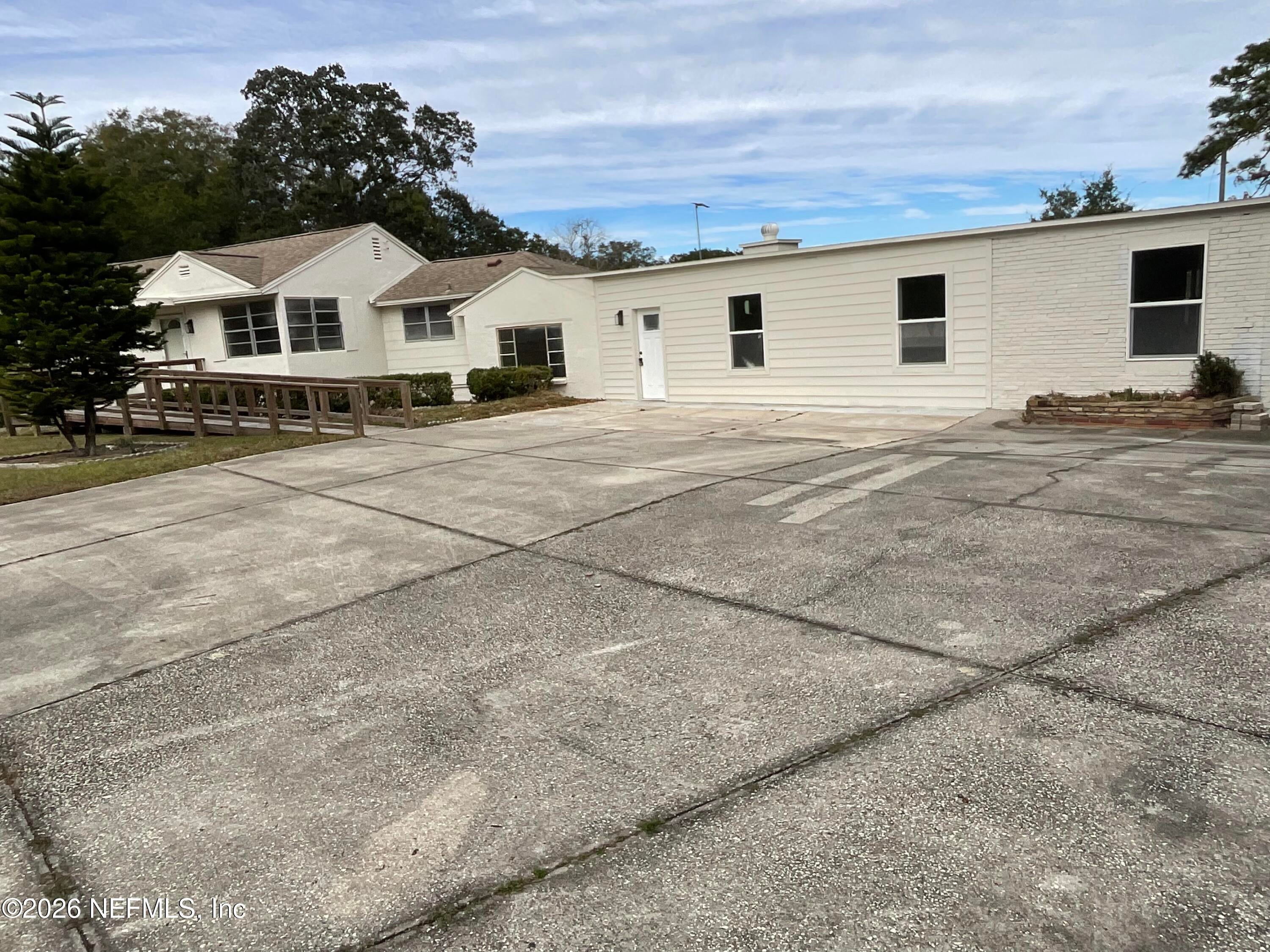 9787 Kline Rd, Jacksonville, FL 32246