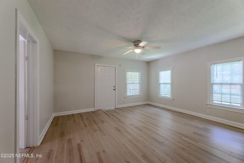 Single Family Residence in Jacksonville FL 3426 LOWELL Avenue 8.jpg