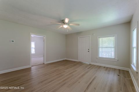Single Family Residence in Jacksonville FL 3426 LOWELL Avenue 9.jpg