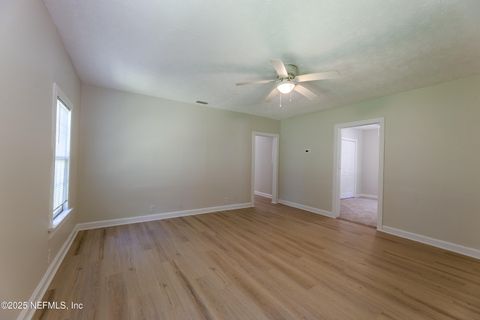 Single Family Residence in Jacksonville FL 3426 LOWELL Avenue 10.jpg