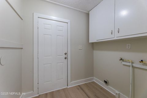 Single Family Residence in Jacksonville FL 3426 LOWELL Avenue 18.jpg