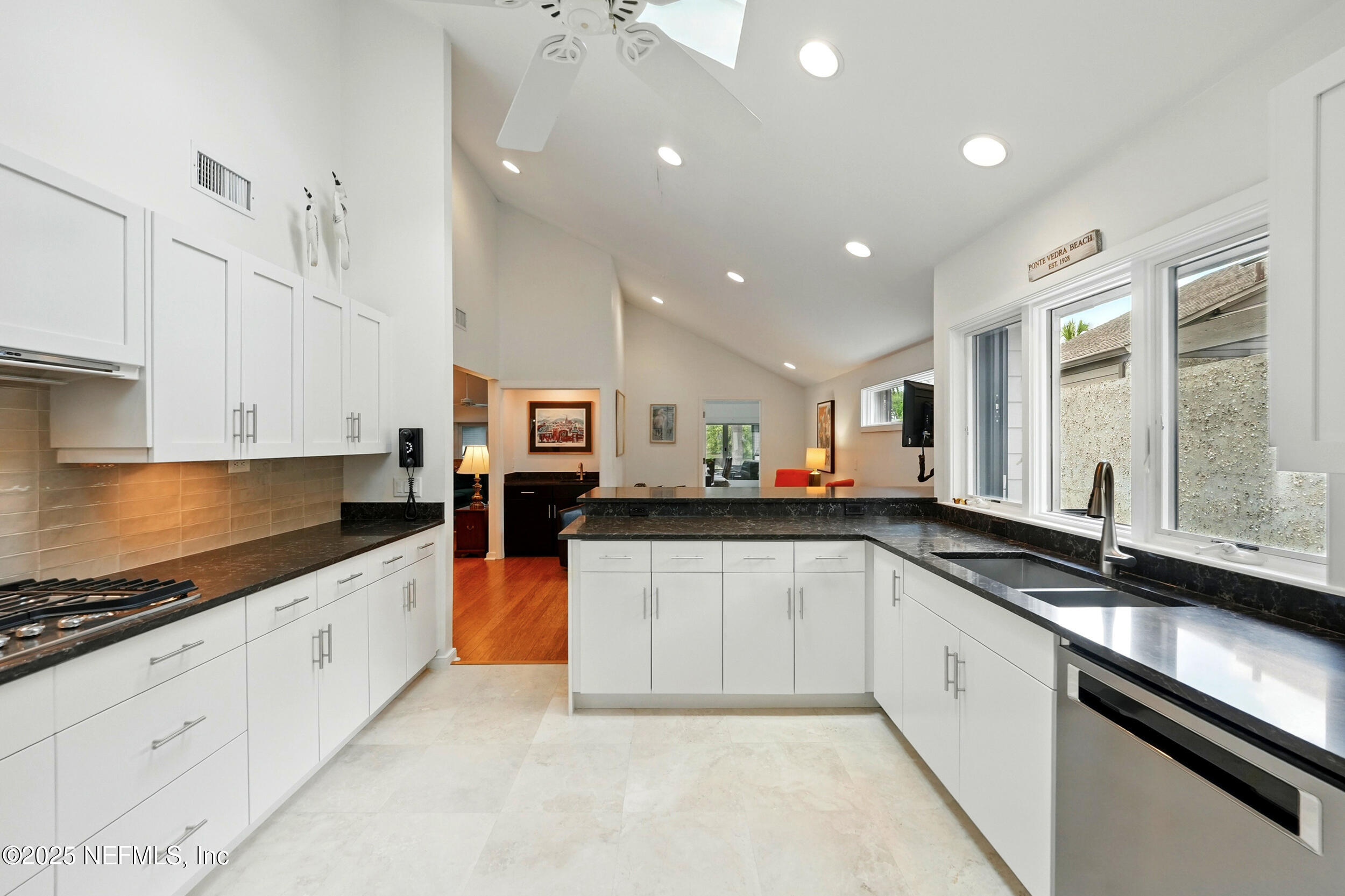 Single Family Residence in Ponte Vedra Beach FL 3 LAKE JULIA Drive 13.jpg