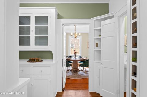 Single Family Residence in Jacksonville FL 1450 EDGEWOOD Circle 12.jpg