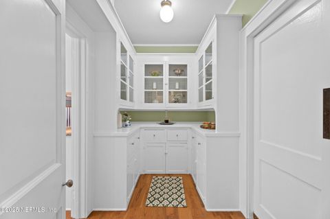 Single Family Residence in Jacksonville FL 1450 EDGEWOOD Circle 11.jpg
