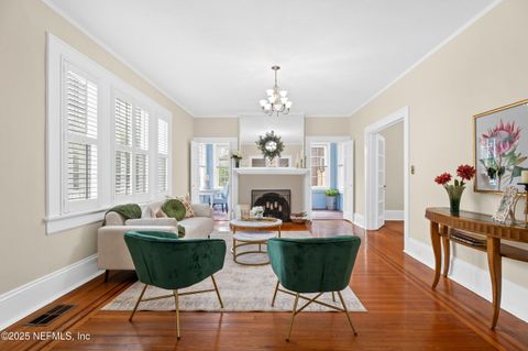Single Family Residence in Jacksonville FL 1450 EDGEWOOD Circle 4.jpg
