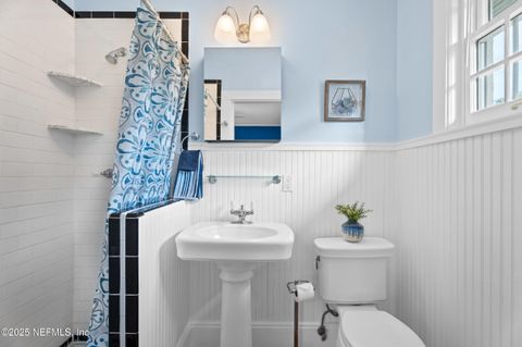 Single Family Residence in Jacksonville FL 1450 EDGEWOOD Circle 20.jpg