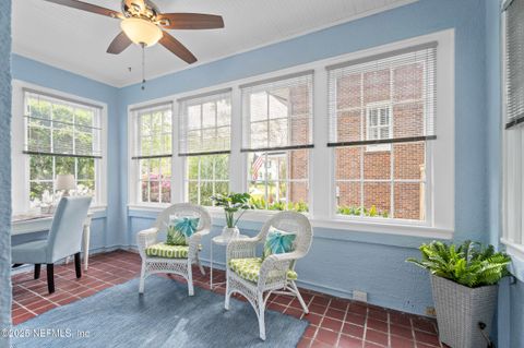 Single Family Residence in Jacksonville FL 1450 EDGEWOOD Circle 7.jpg