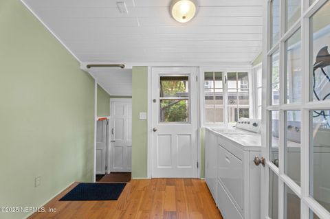 Single Family Residence in Jacksonville FL 1450 EDGEWOOD Circle 16.jpg