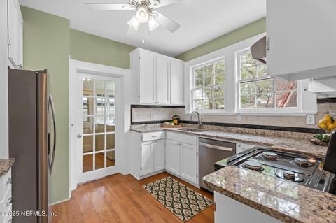 Single Family Residence in Jacksonville FL 1450 EDGEWOOD Circle 14.jpg