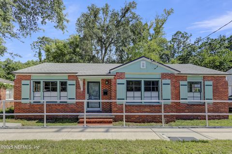 Single Family Residence in Jacksonville FL 4610 TIMUQUANA Road.jpg