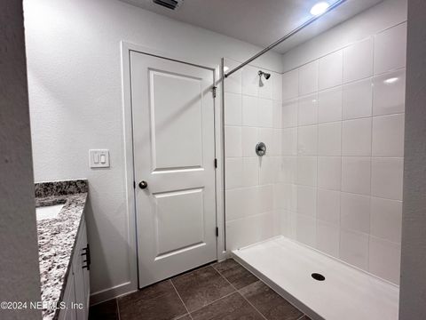 Single Family Residence in Jacksonville FL 7816 GREATFORD Way 10.jpg