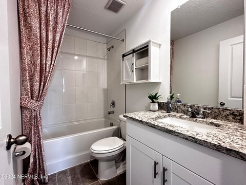 Single Family Residence in Jacksonville FL 7816 GREATFORD Way 13.jpg