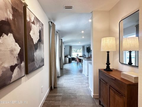 Single Family Residence in Jacksonville FL 7816 GREATFORD Way 2.jpg