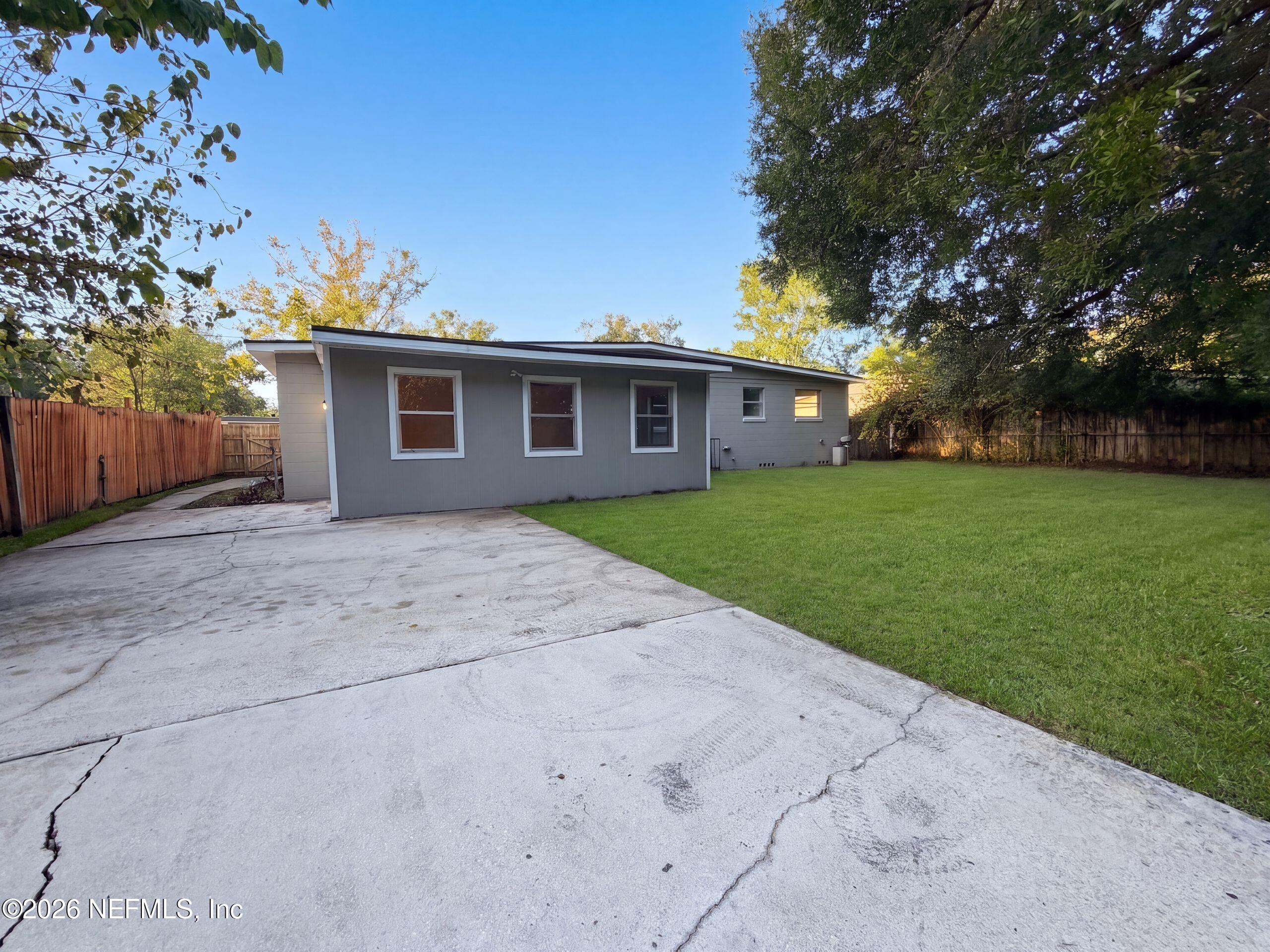 6535 Lou Dr, Jacksonville, FL 32216 photo