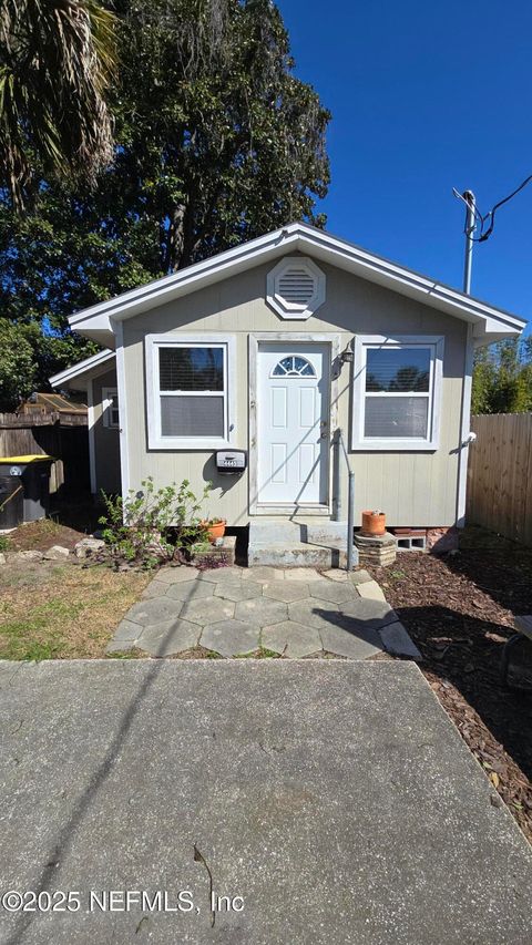 Single Family Residence in Jacksonville FL 4445 BEVERLY Avenue.jpg