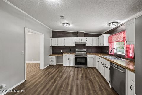 Mobile Home in Florahome FL 124 KNIGHT Drive 7.jpg