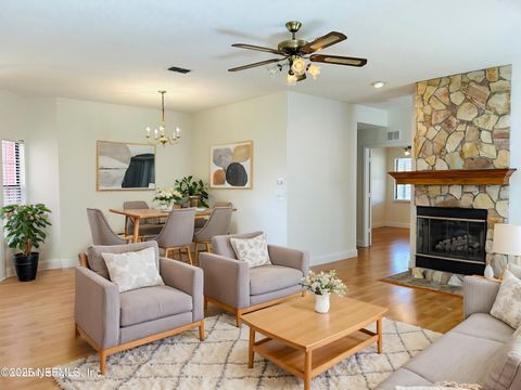 Single Family Residence in Jacksonville FL 1589 COVE LANDING Drive.jpg