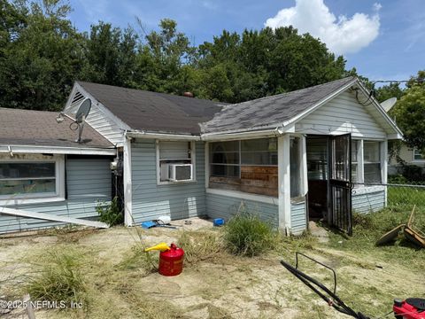 Single Family Residence in Jacksonville FL 1222 MULL Street.jpg