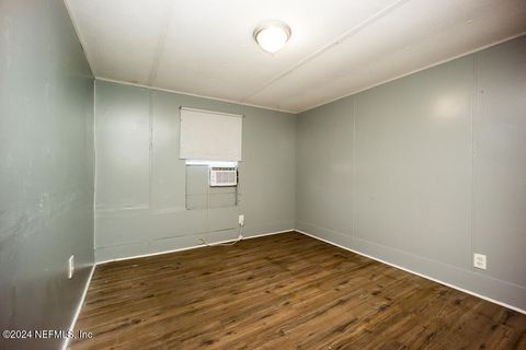 Mobile Home in Jacksonville FL 9008 DANDY Avenue 14.jpg