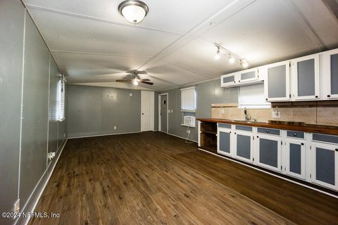 Mobile Home in Jacksonville FL 9008 DANDY Avenue 16.jpg
