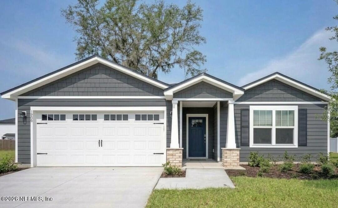13086 Duval Lake Rd, Jacksonville, FL 32218