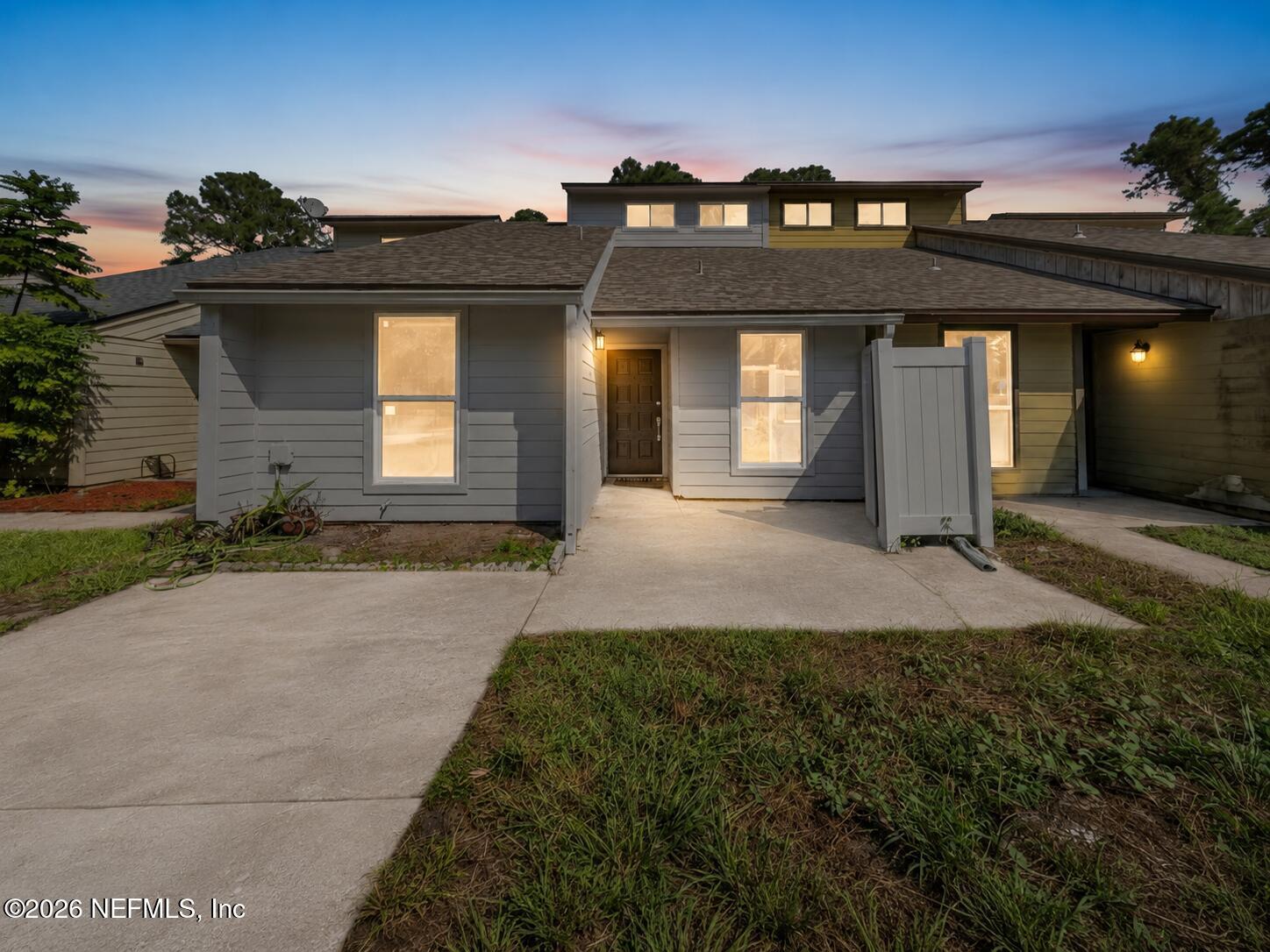 1847 Oak Water Dr, Jacksonville, FL 32225