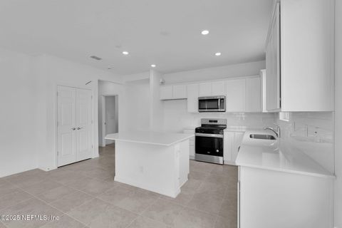 Single Family Residence in Yulee FL 333 ECLIPTIC Loop 5.jpg