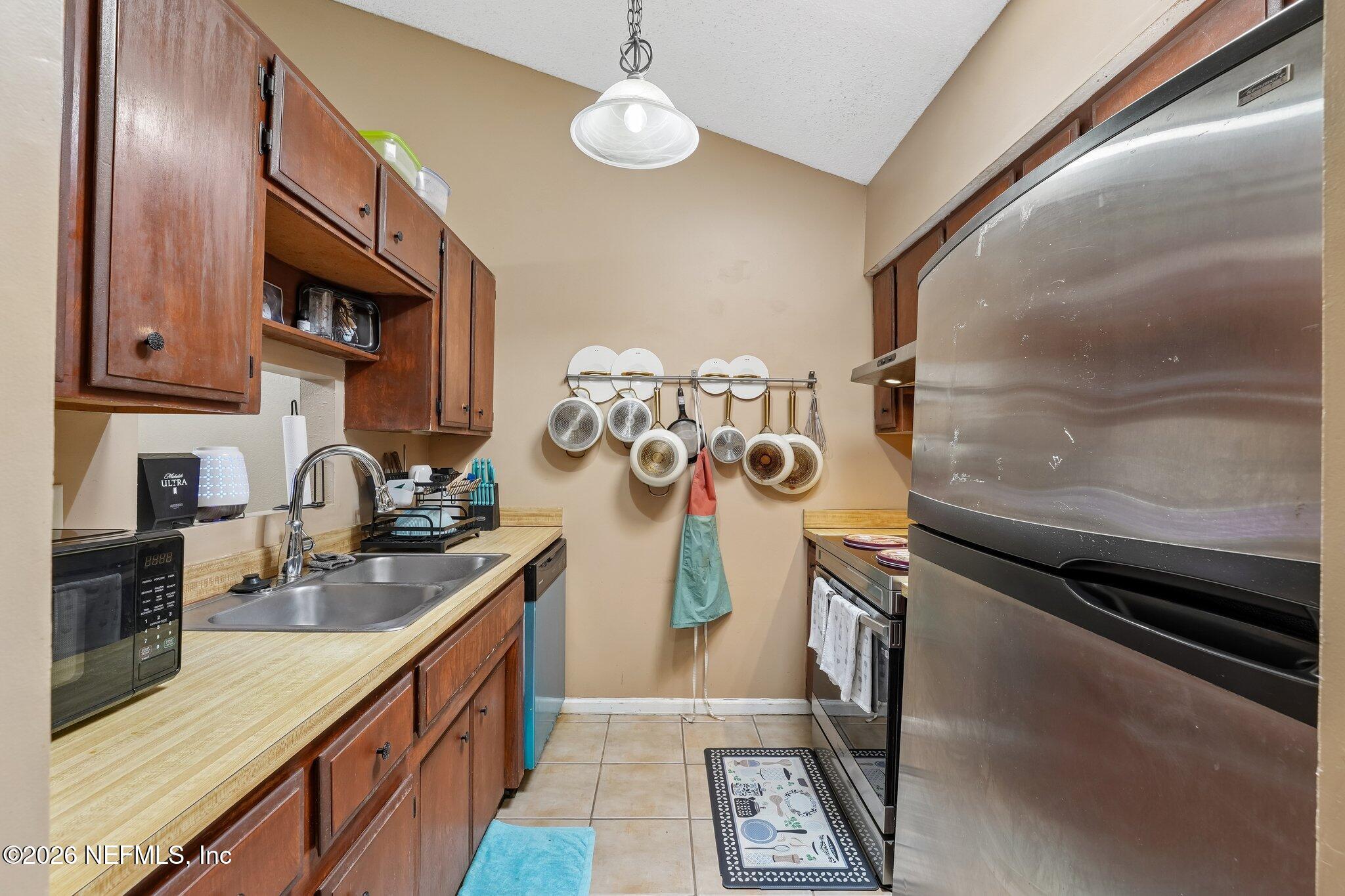 1317 Ellis Trace Dr, Jacksonville, FL 32205 photo