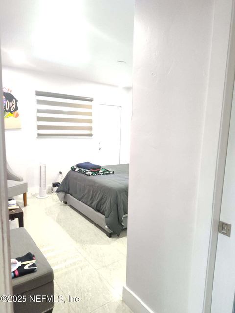Single Family Residence in North Miami Beach FL 17250 NE 2 Court 5.jpg