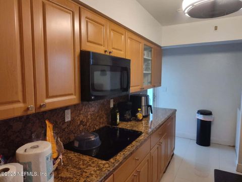 Single Family Residence in North Miami Beach FL 17250 NE 2 Court 9.jpg