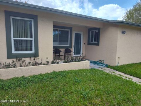 Single Family Residence in North Miami Beach FL 17250 NE 2 Court 13.jpg