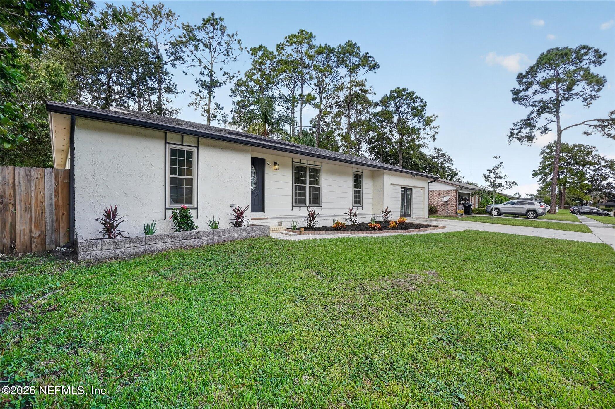 962 Grove Park Dr, Orange Park, FL 32073 photo