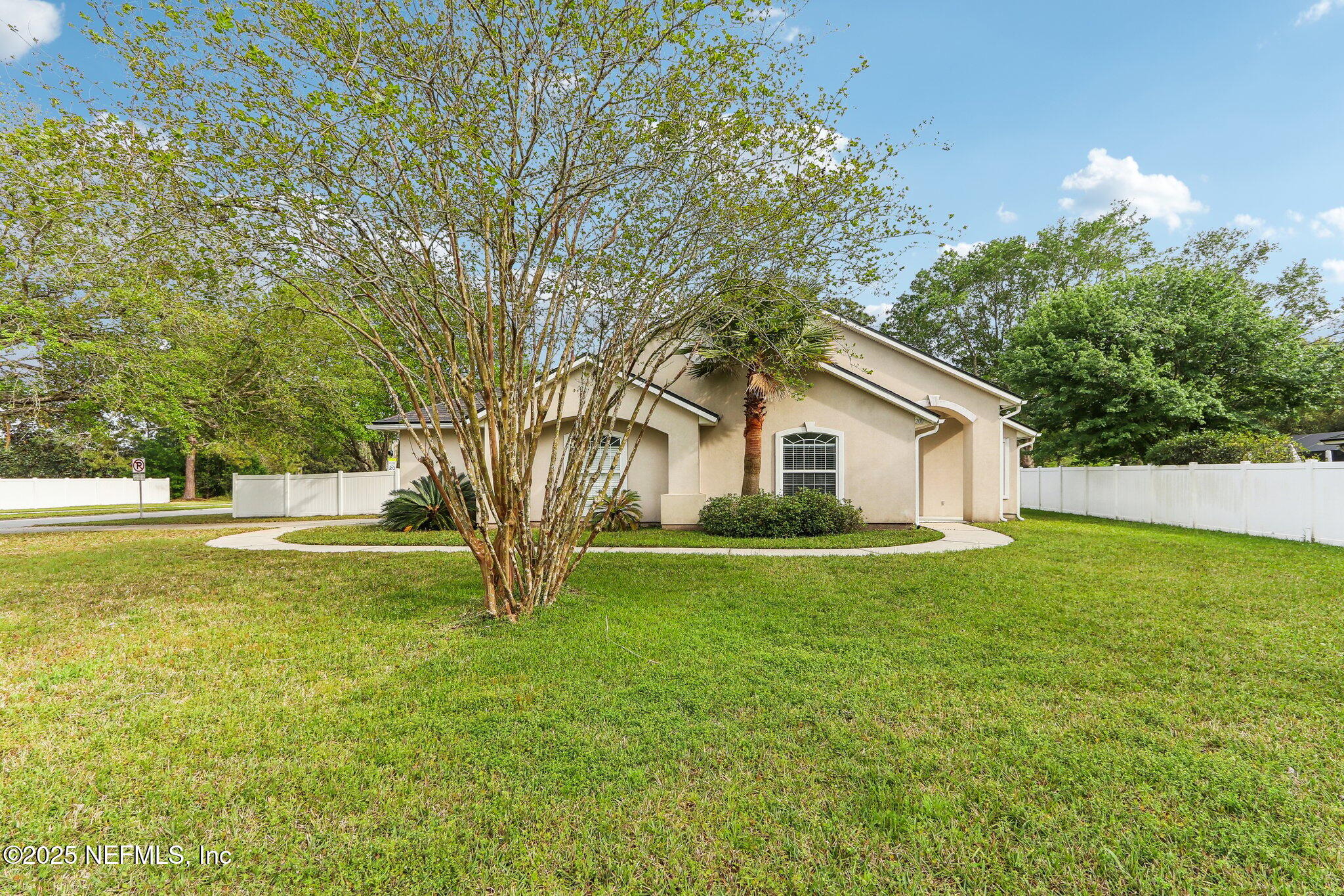 200 Nottingham Dr, Saint Johns, FL 32259
