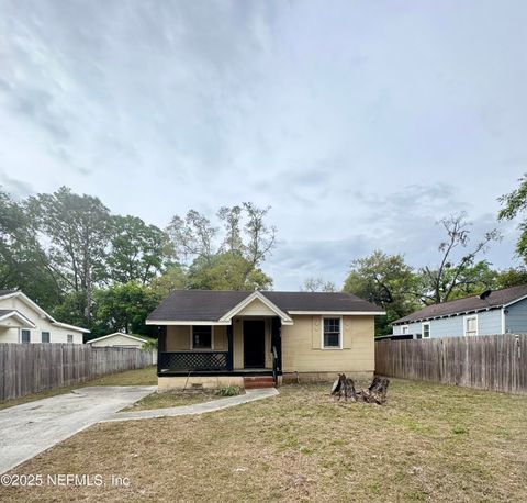 Single Family Residence in Jacksonville FL 8132 BUTTERCUP Street.jpg