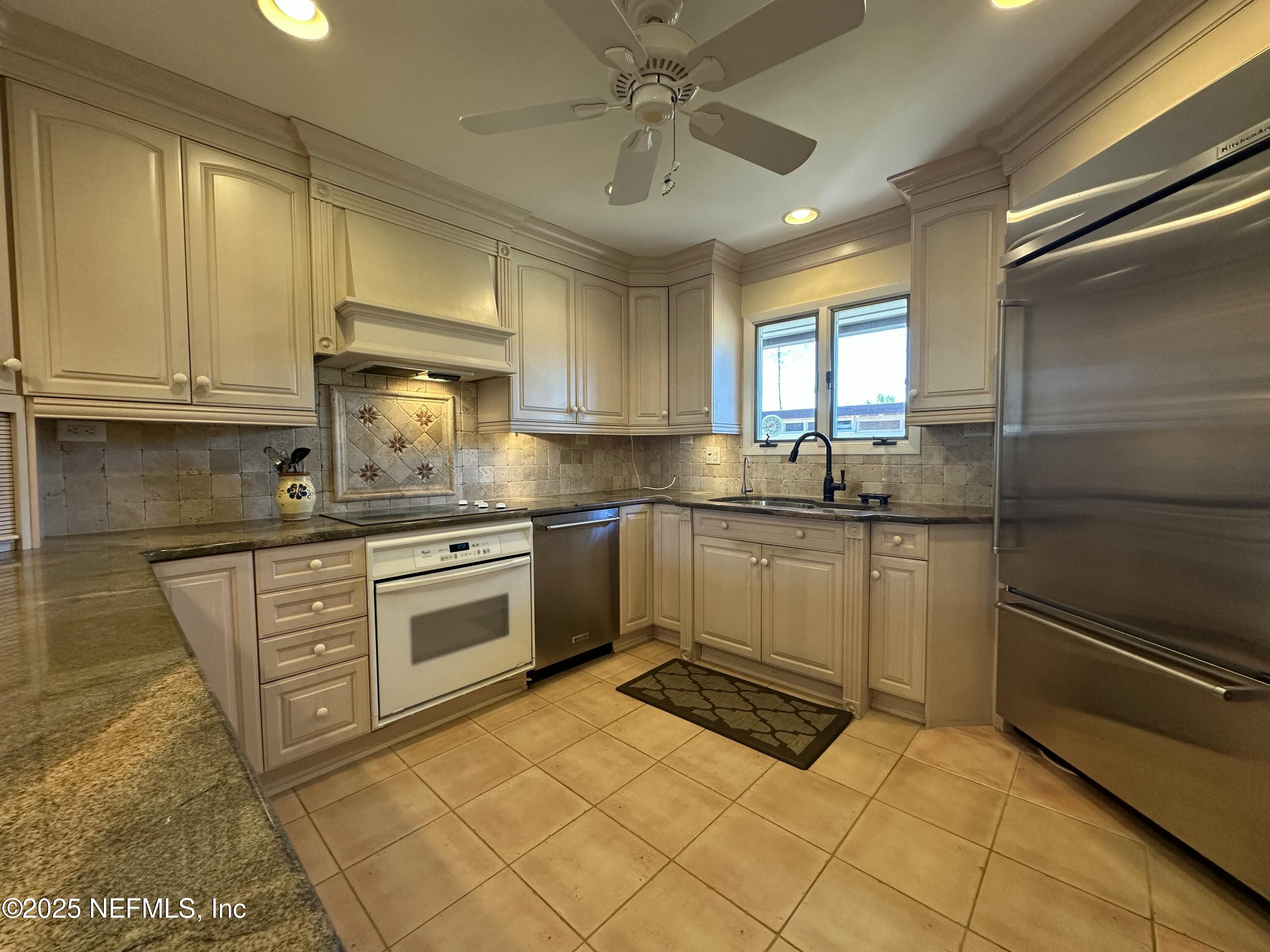 Condominium in Ponte Vedra Beach FL 525 QUAIL POINTE Lane 3.jpg