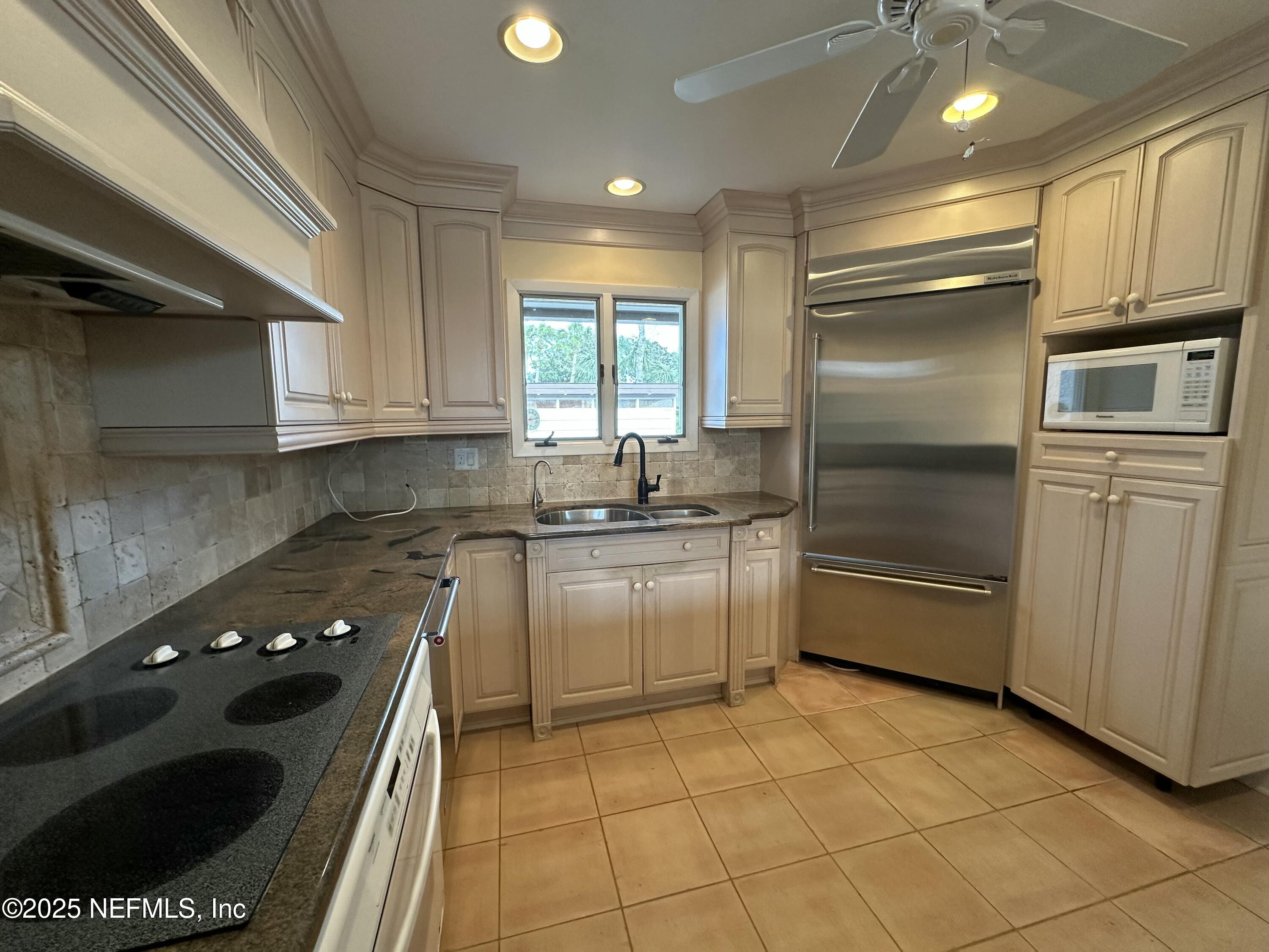 Condominium in Ponte Vedra Beach FL 525 QUAIL POINTE Lane 4.jpg