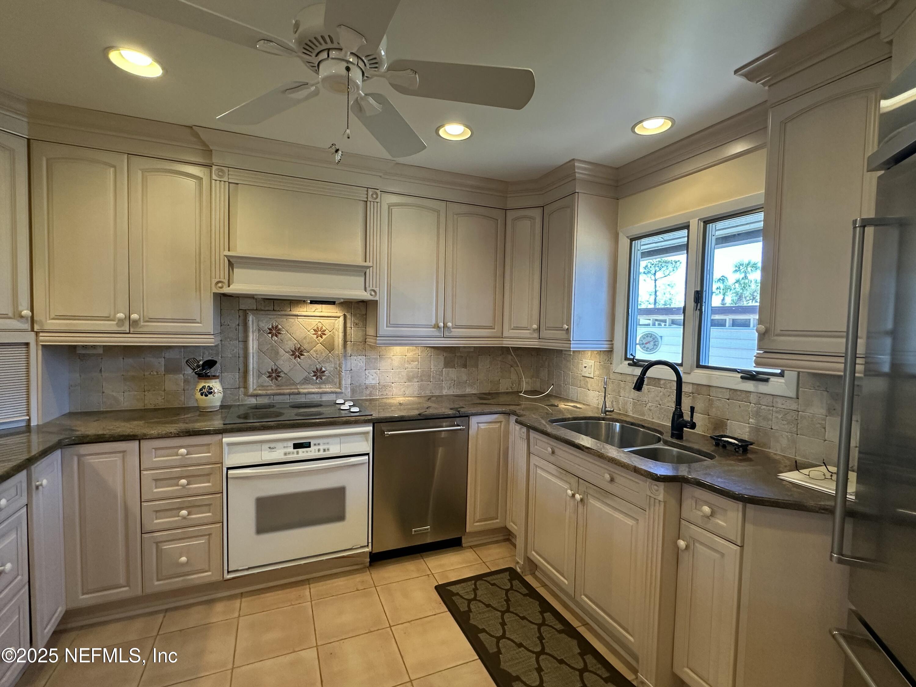Condominium in Ponte Vedra Beach FL 525 QUAIL POINTE Lane 7.jpg