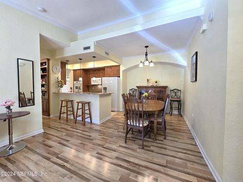 Condominium in Jacksonville FL 10075 GATE Parkway.jpg