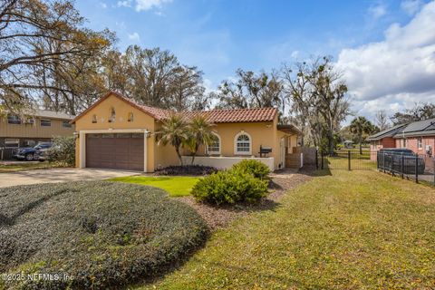 Single Family Residence in Jacksonville FL 1900 LAKE SHORE Boulevard.jpg
