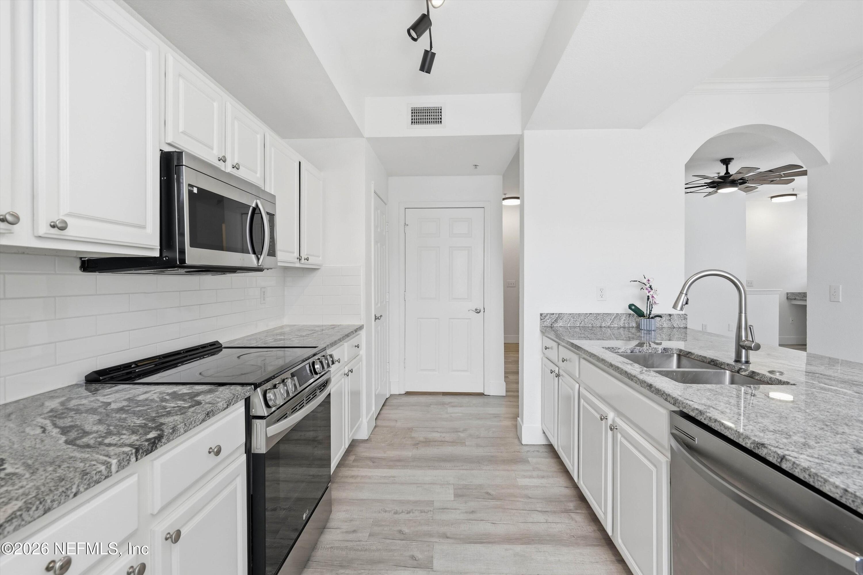 10075 Gate Parkway 701, Jacksonville, FL 32246 photo